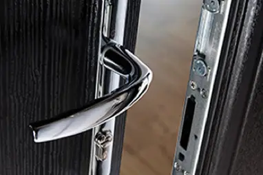 Apeer Security Features - locking-system