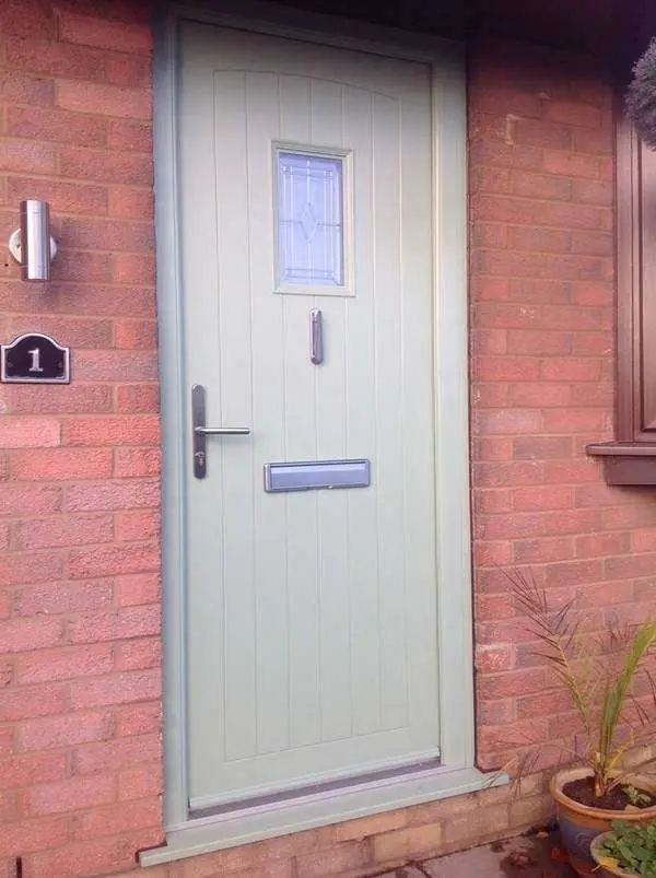 Apeer Traditional Doors - Cream Front Door