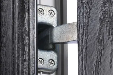 Apeer Security Features - Steel Bolts